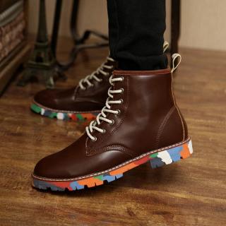 яркие зимние ботинки